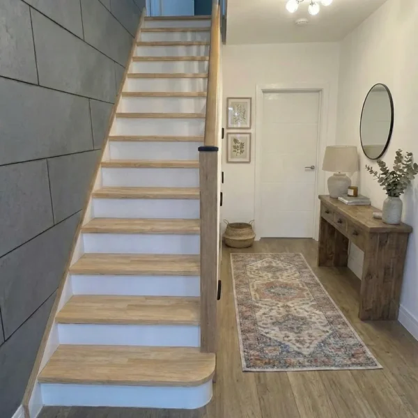 Set 13 Oak Finger Joint Tread With Bullnose and White Riser - Essential Range